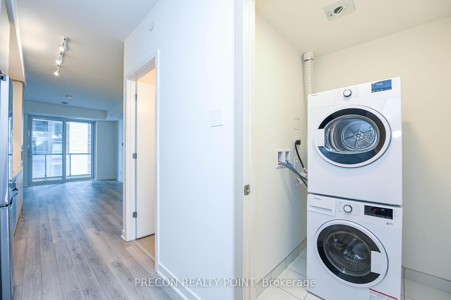 3071 Trafalgar Road Unit 1102 photo 6
