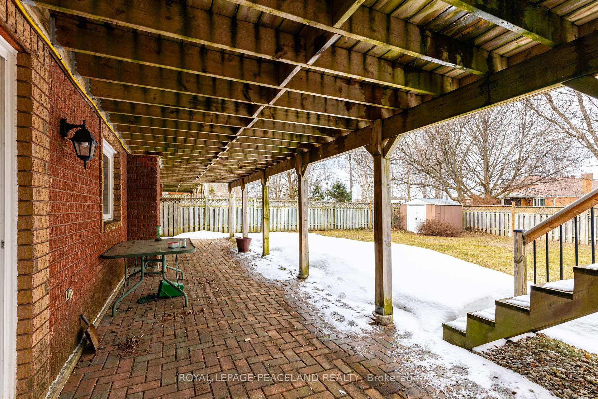 284 Livingstone Street photo 40