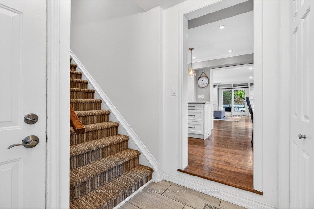 89 Stonegate Drive photo 17