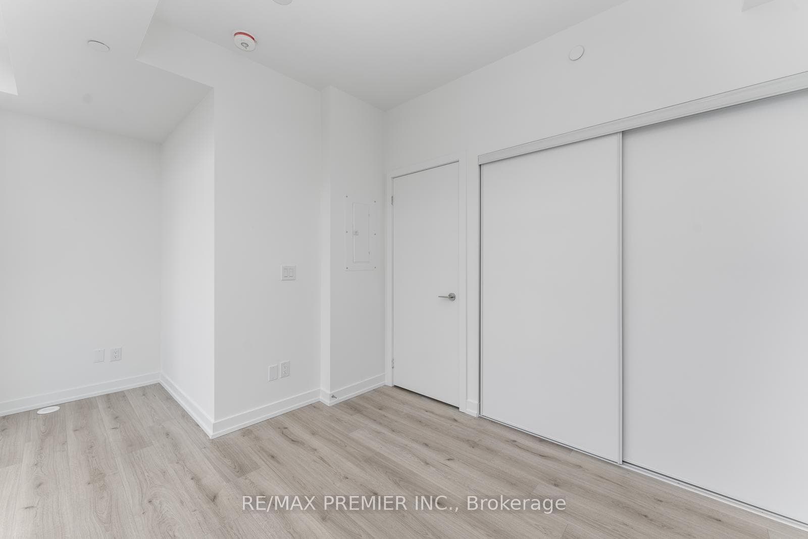 851 Sheppard Avenue Unit 15 photo 23
