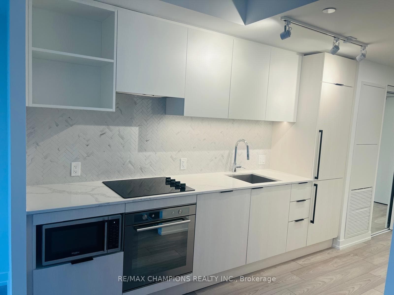 82 DALHOUSIE Street Unit 1910 photo 2
