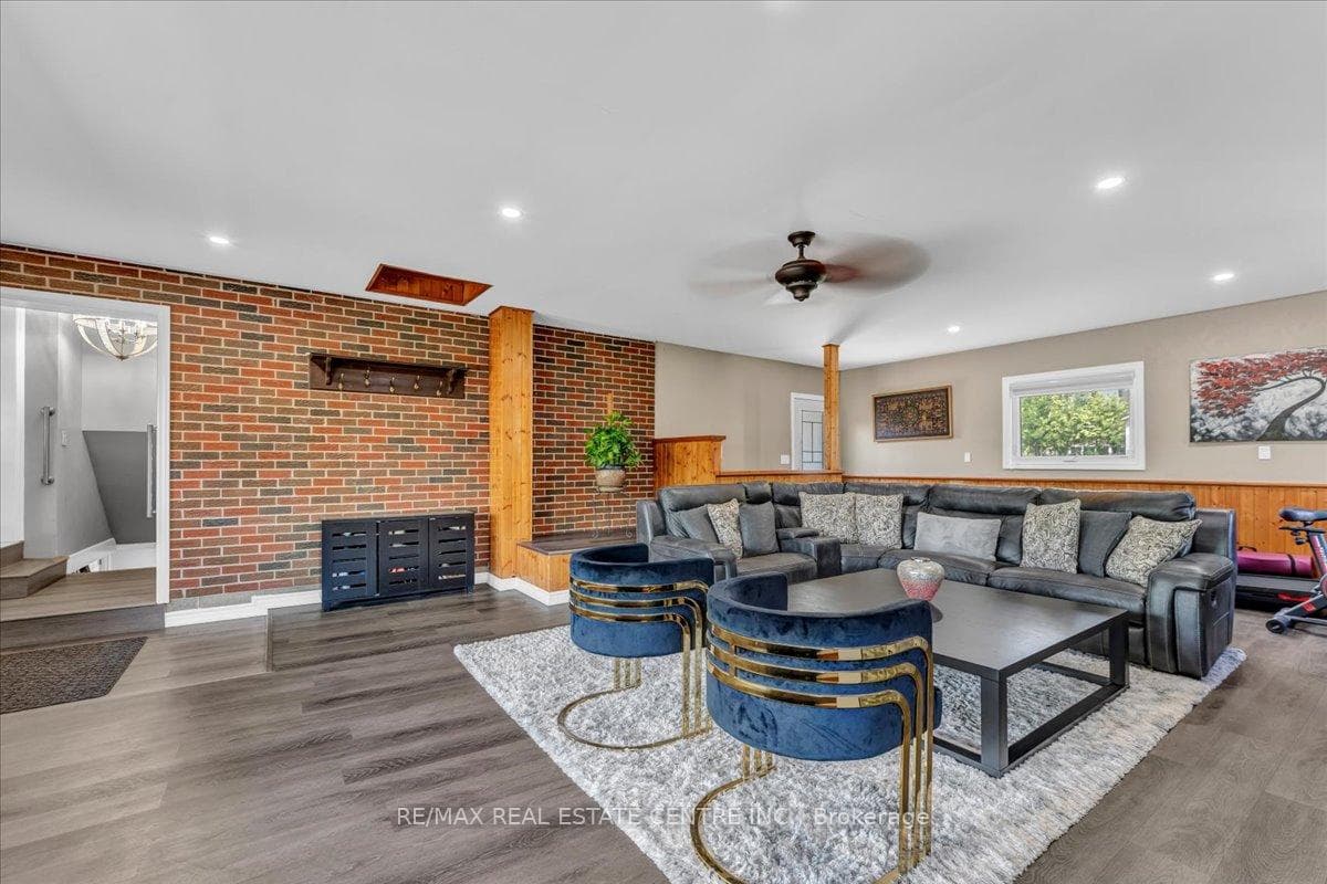 6 Maple Grove Road photo 22