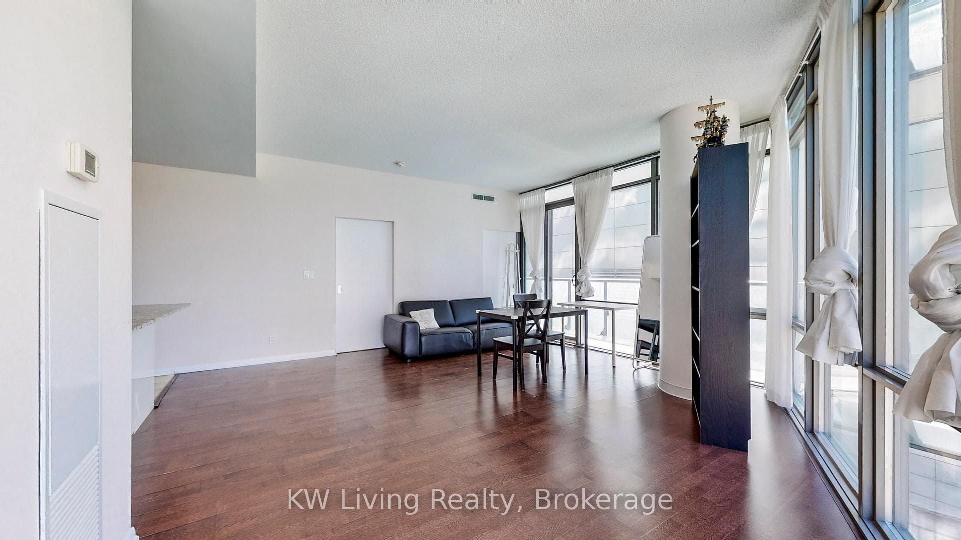 832 Bay Street Unit 1303 photo 10