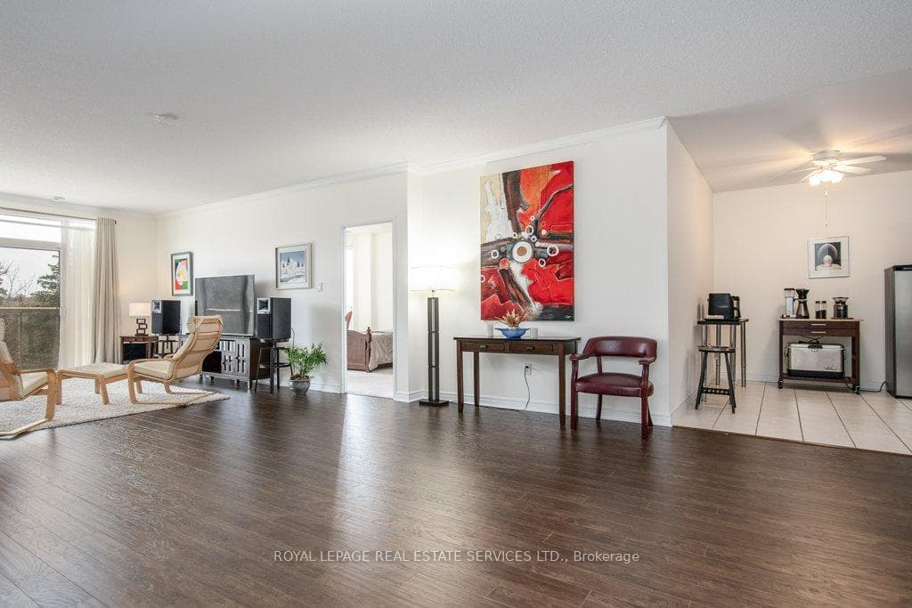 255 Keats Way Unit 405 photo 10