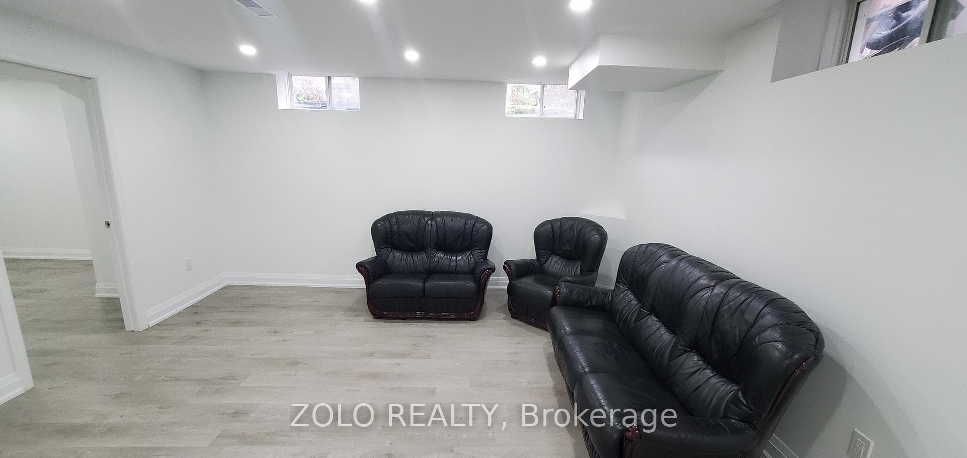26 Northglen Boulevard photo 5