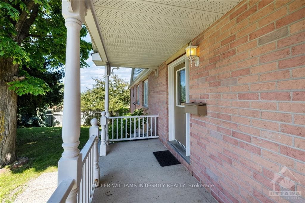 51 CROSSING BRIDGE Court photo 2