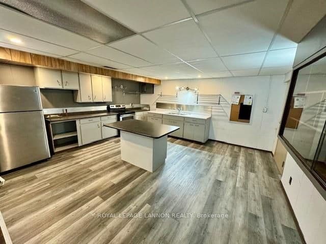 505 FAIRCREST Street photo 13