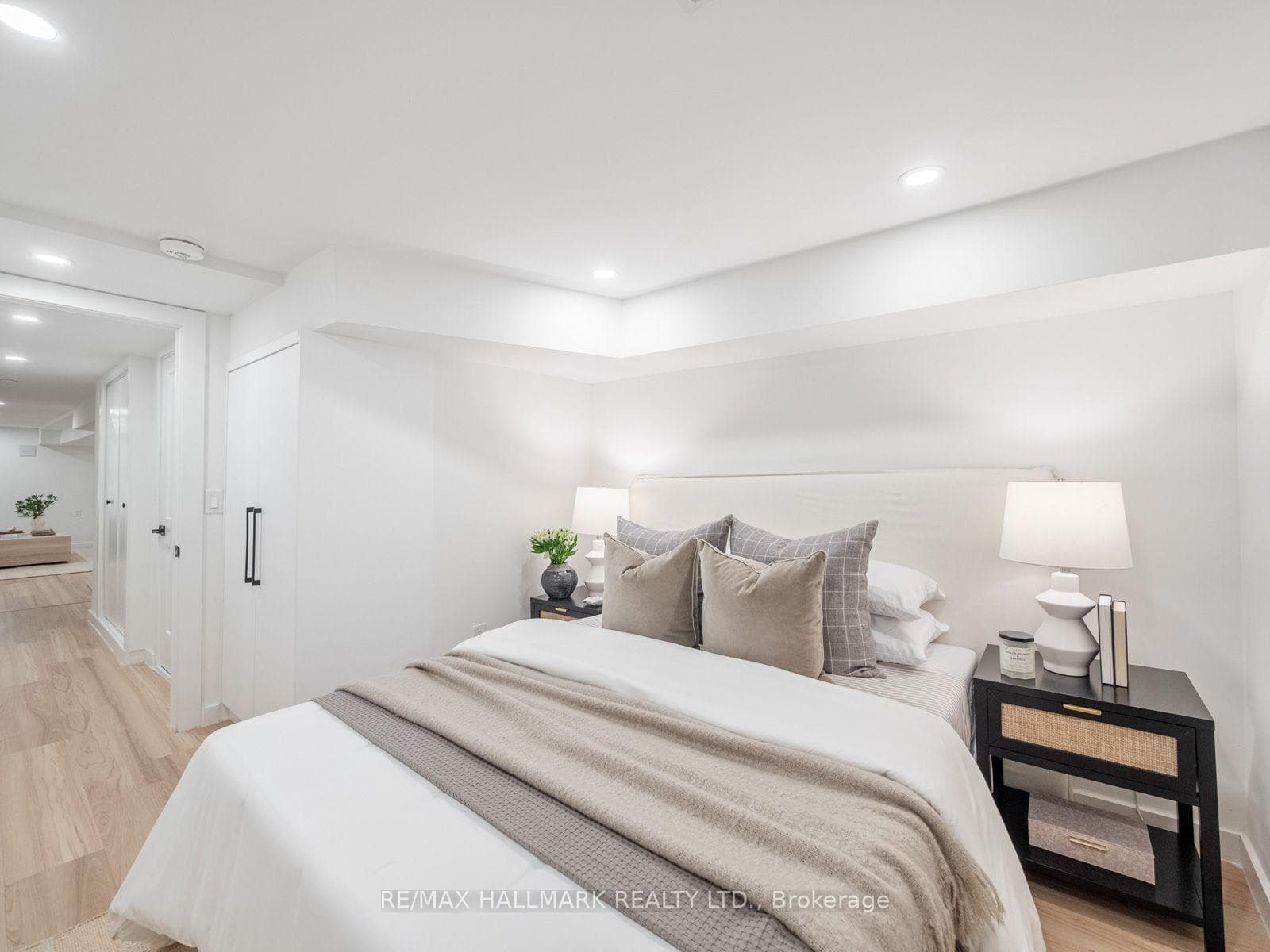 149 Victor Avenue photo 39