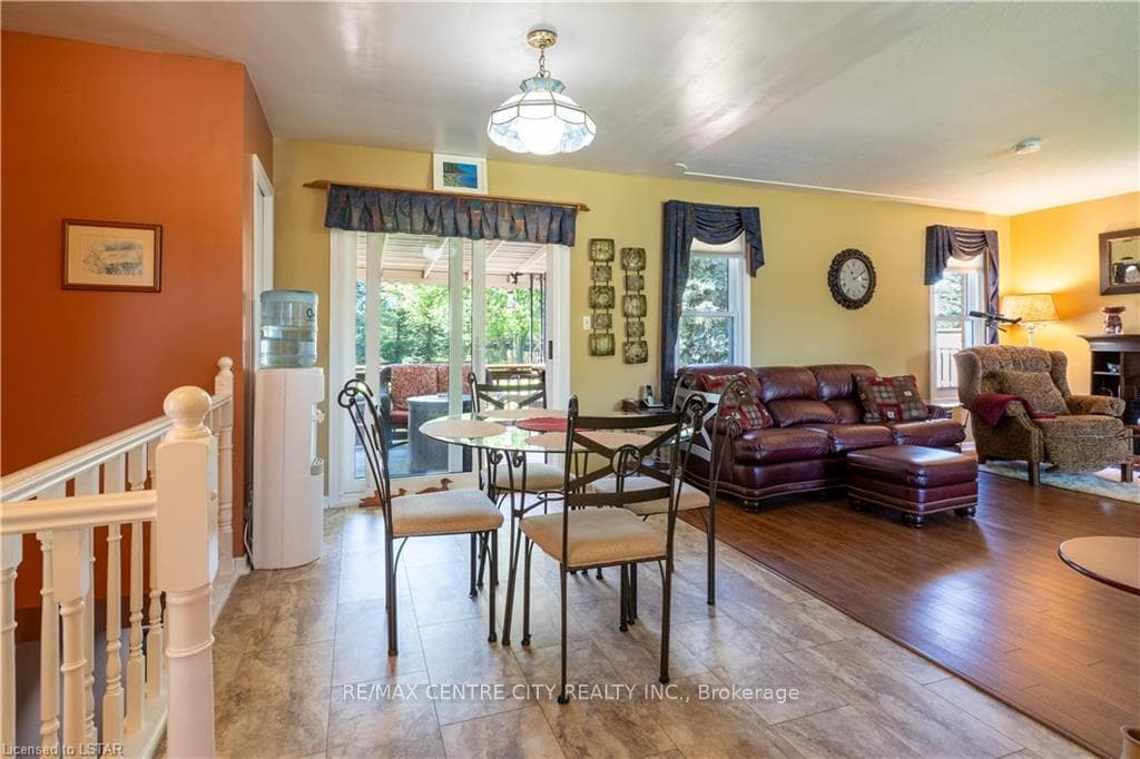 372 SAULSBURY Street photo 25