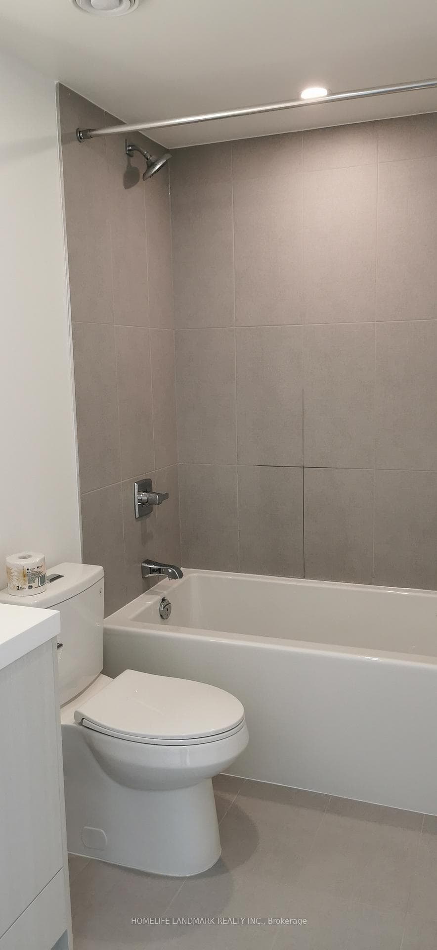 30 Inn On The Park Drive Unit 219 photo 12