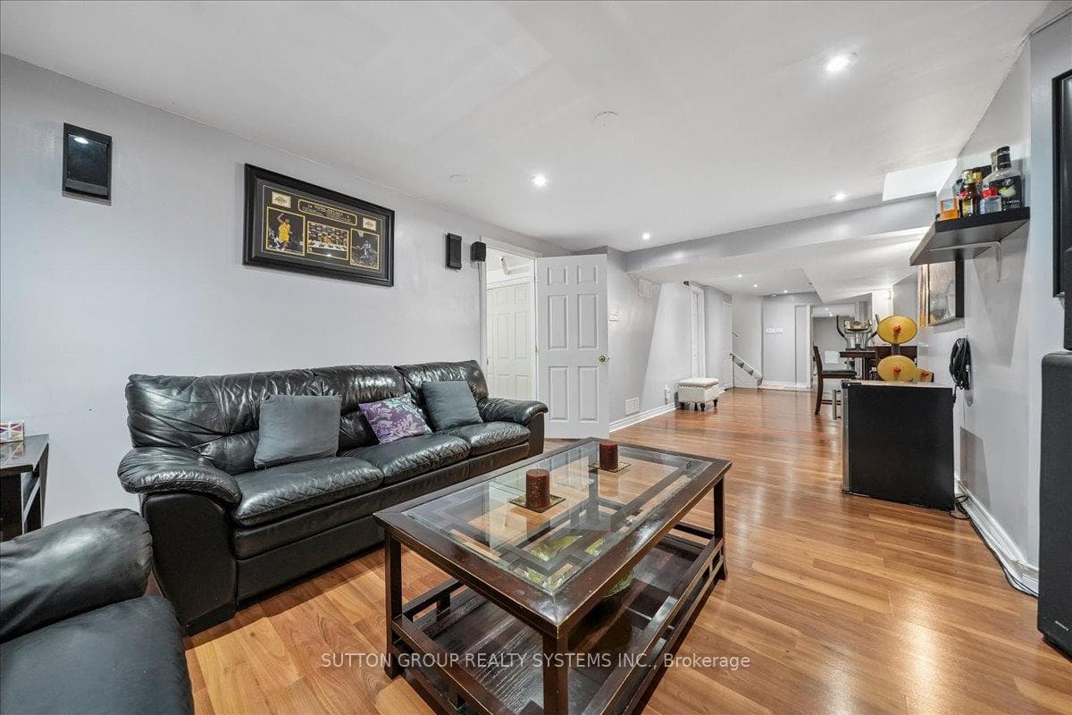 3348 Sunlight Street photo 35