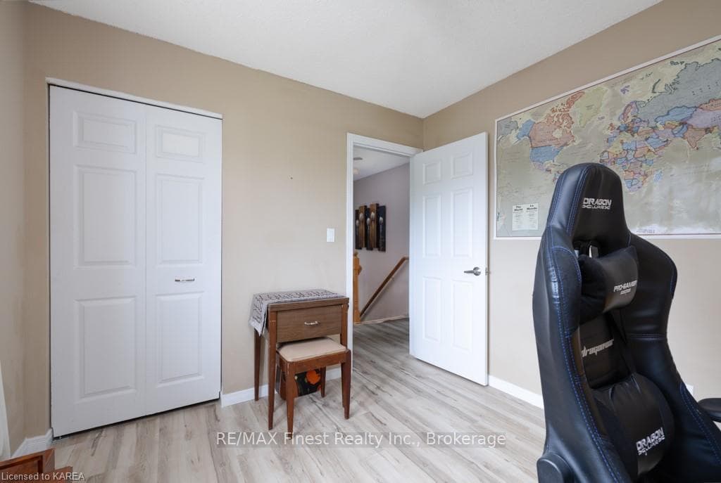 91 NICHOLSON Crescent photo 22