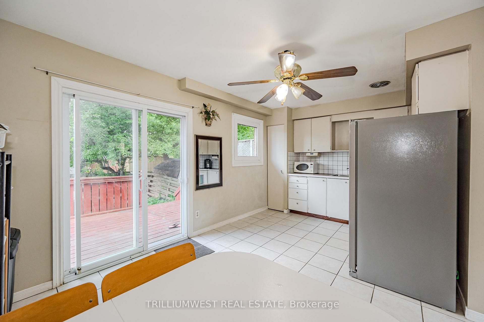 225 Alma Street photo 5