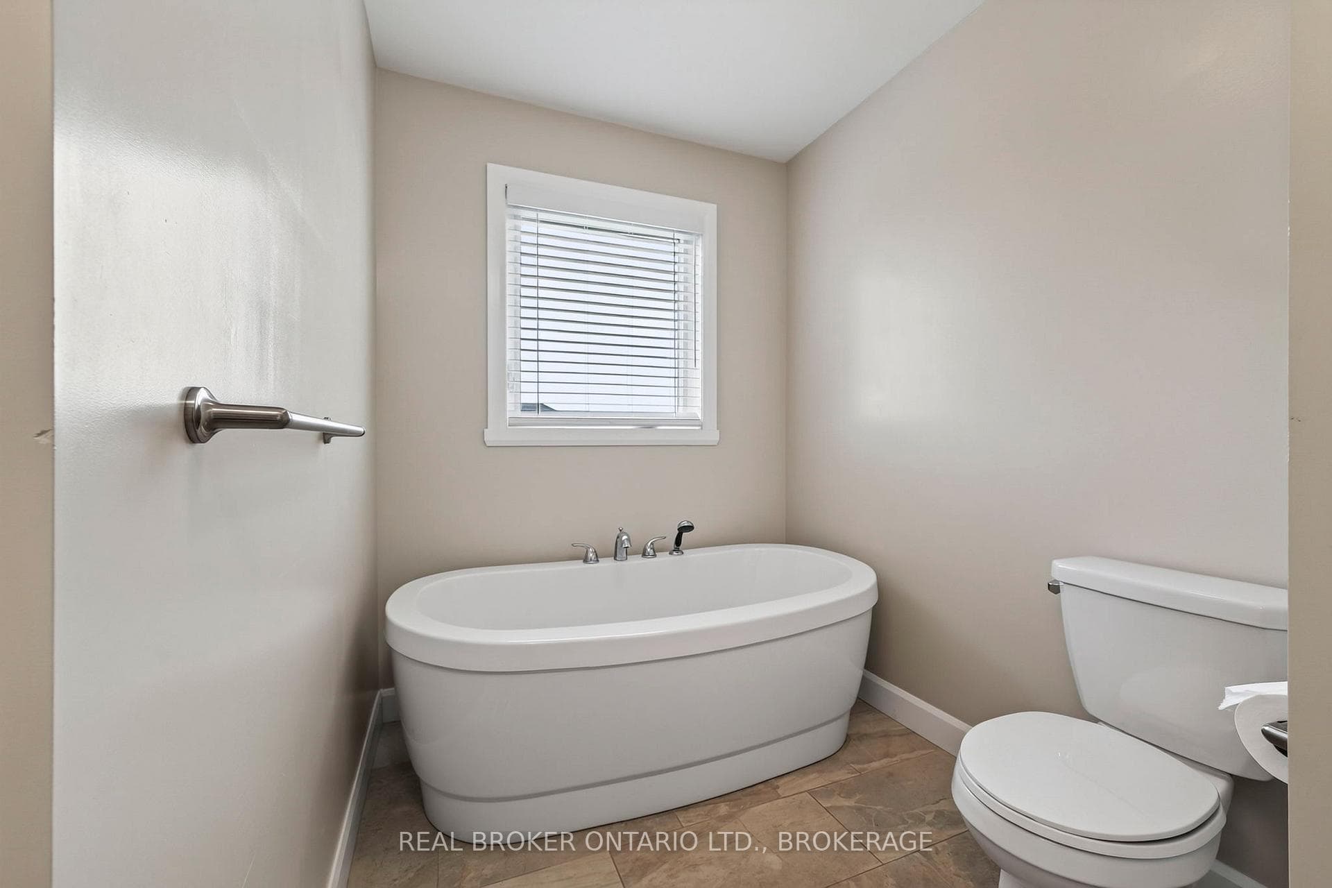 2199 Burke Avenue photo 18