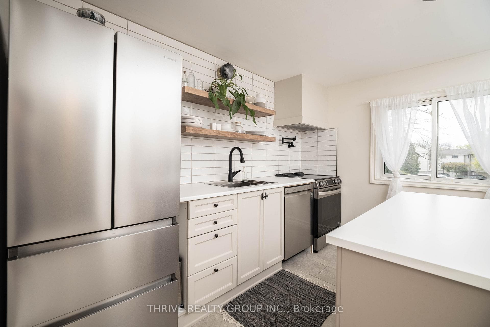 300 Sandringham Crescent Unit 70 photo 10