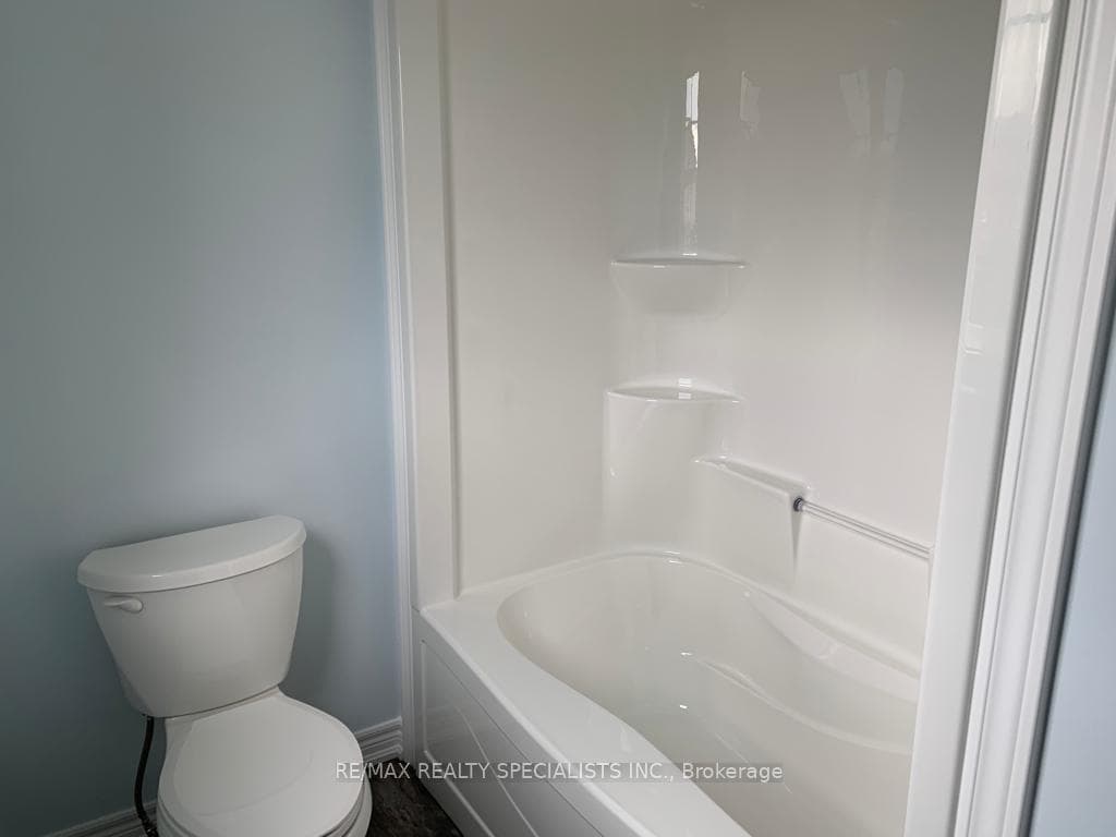 12 DAMUDE Avenue photo 13