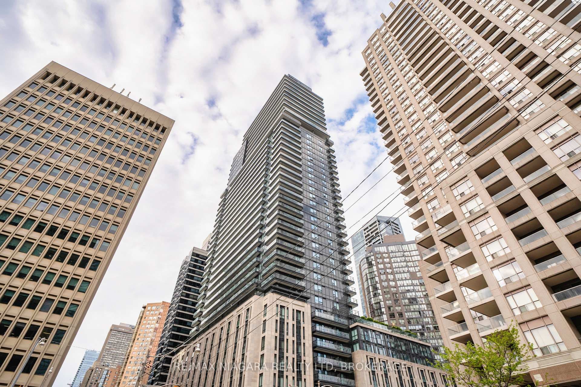 955 Bay Street Unit 2109 photo 3