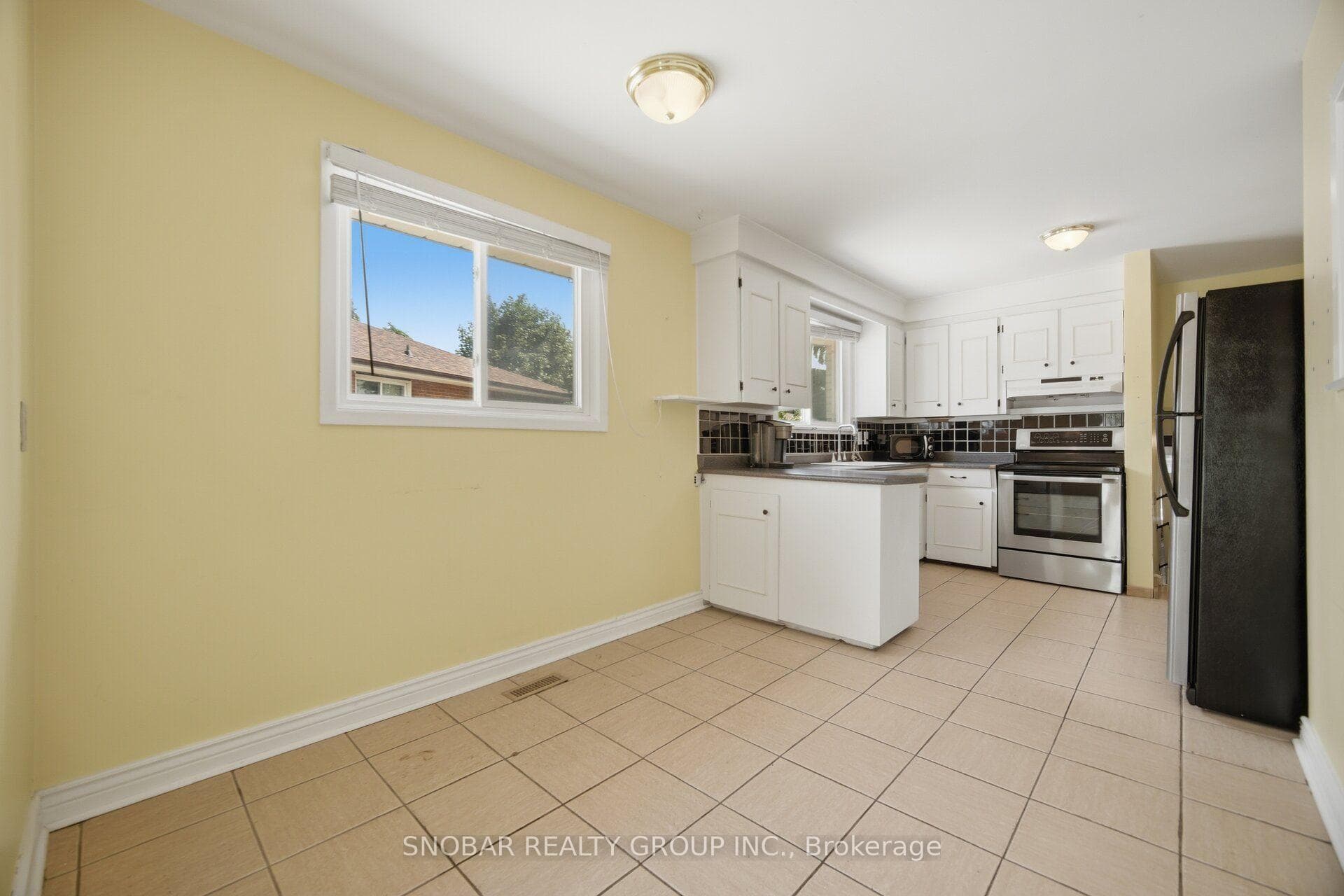 1228 Shamir Crescent photo 5
