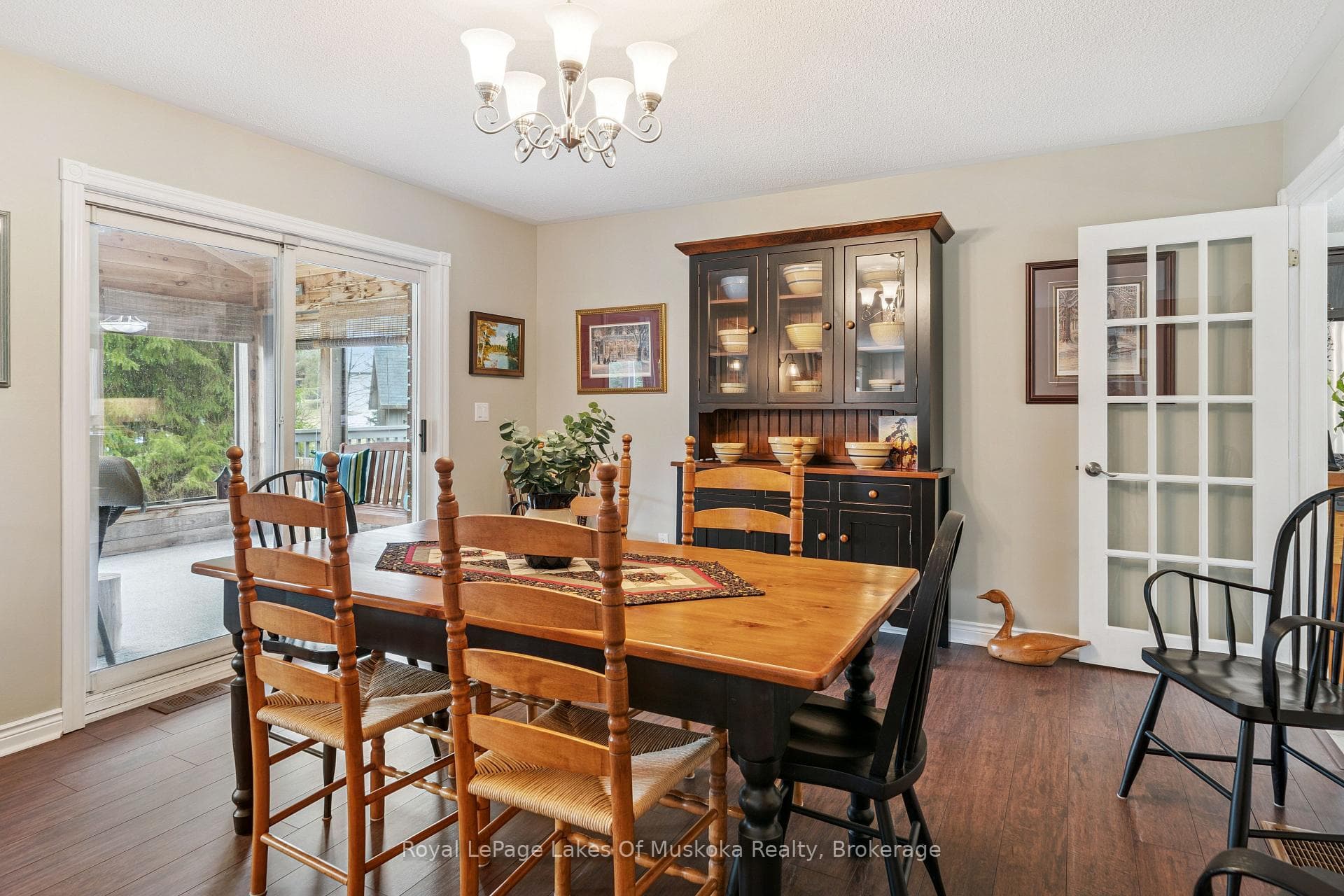 87 Laneige Avenue photo 11