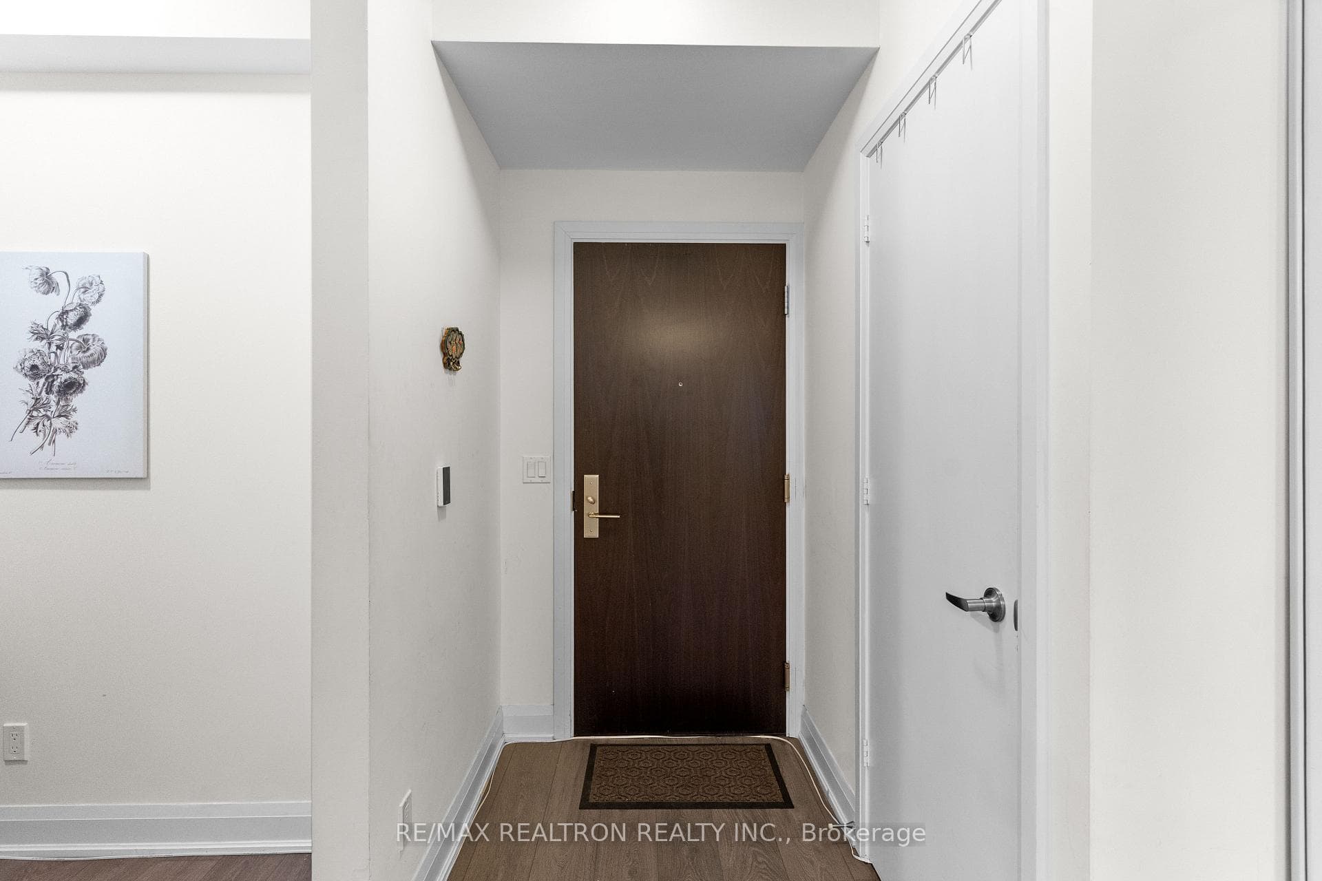 68 Canterbury Place Unit 712 photo 5