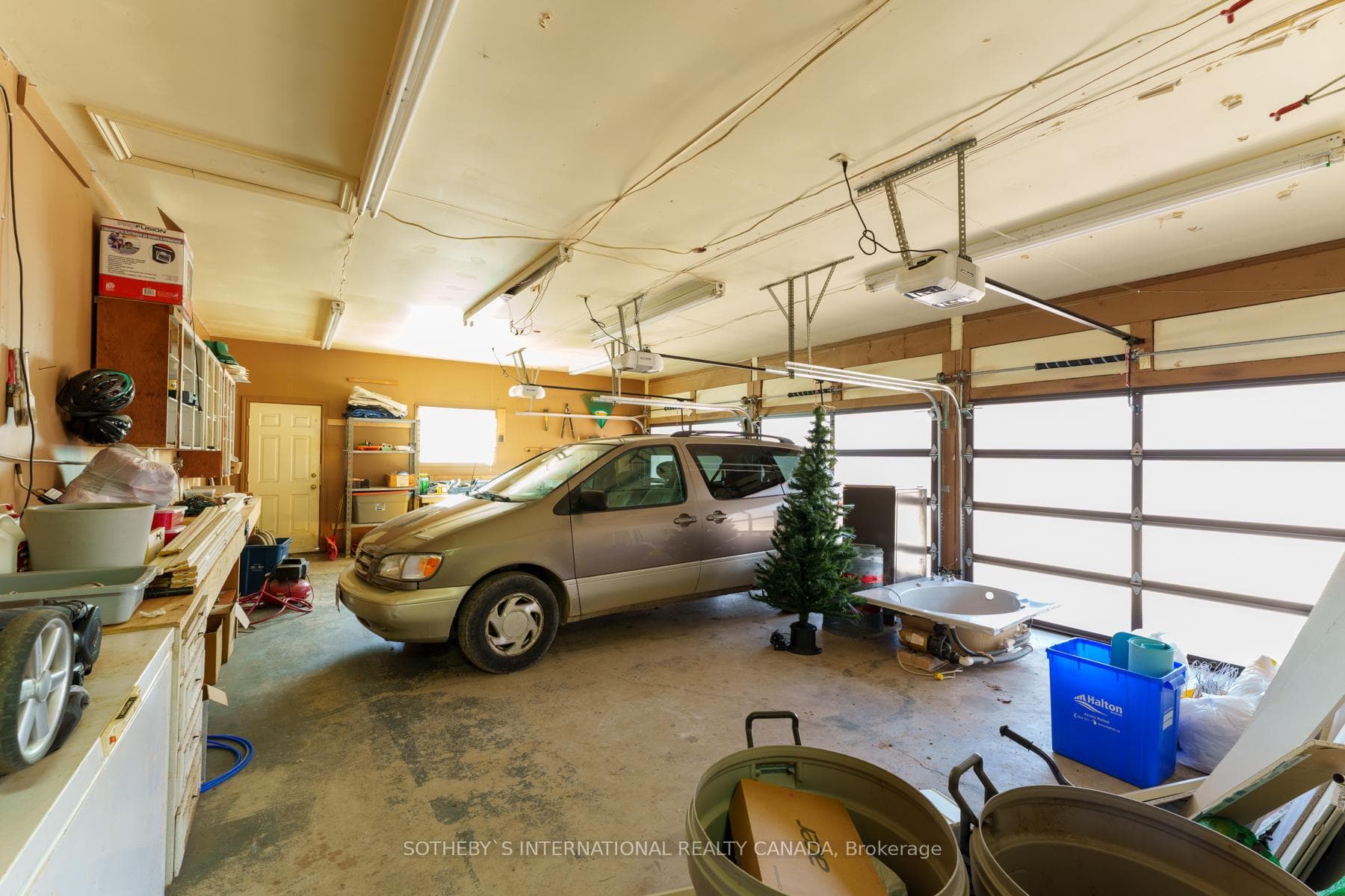 4420 Guelph Line photo 29