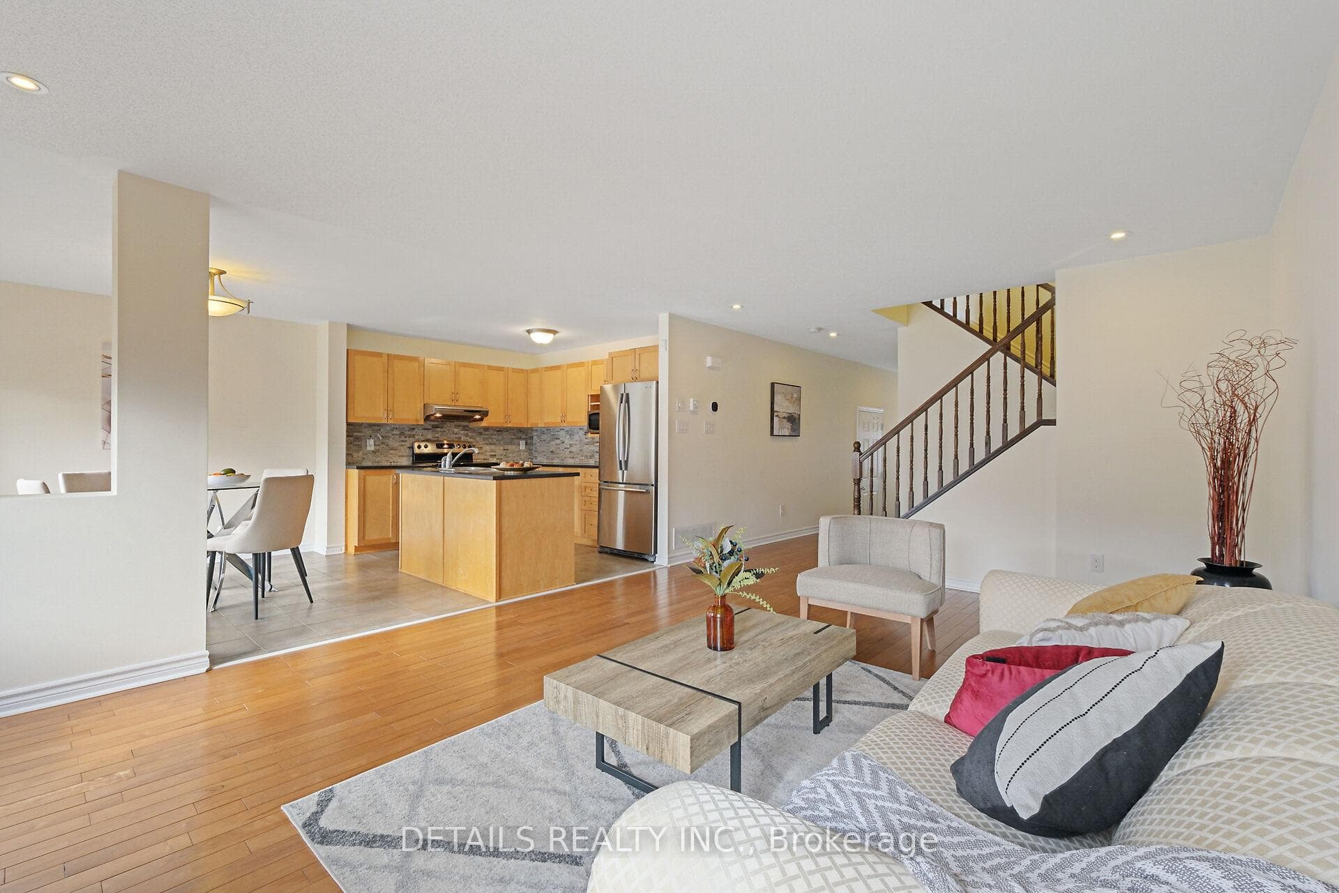 404 Abbeydale Circle photo 6