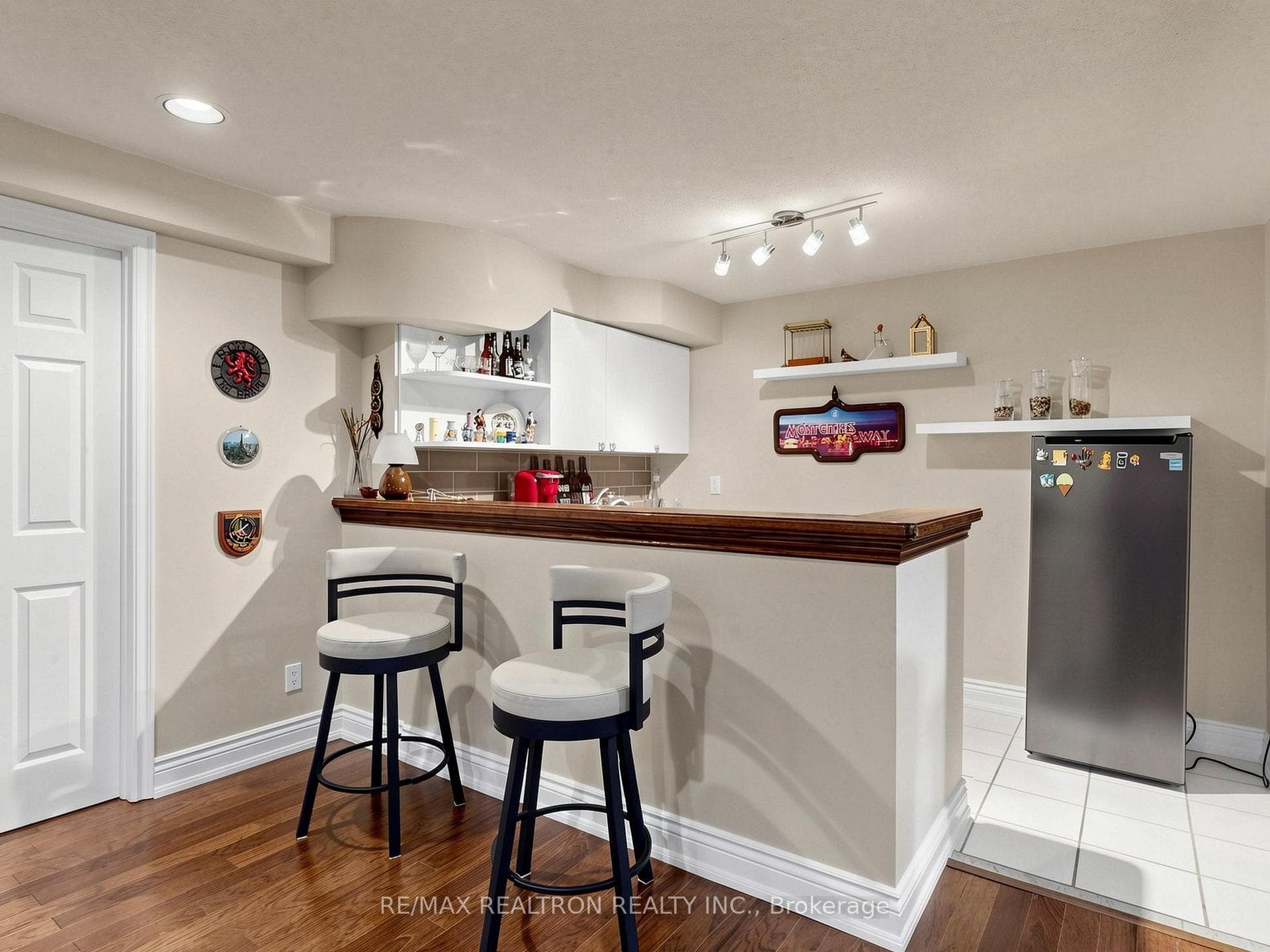 20 Amberwood Court photo 39