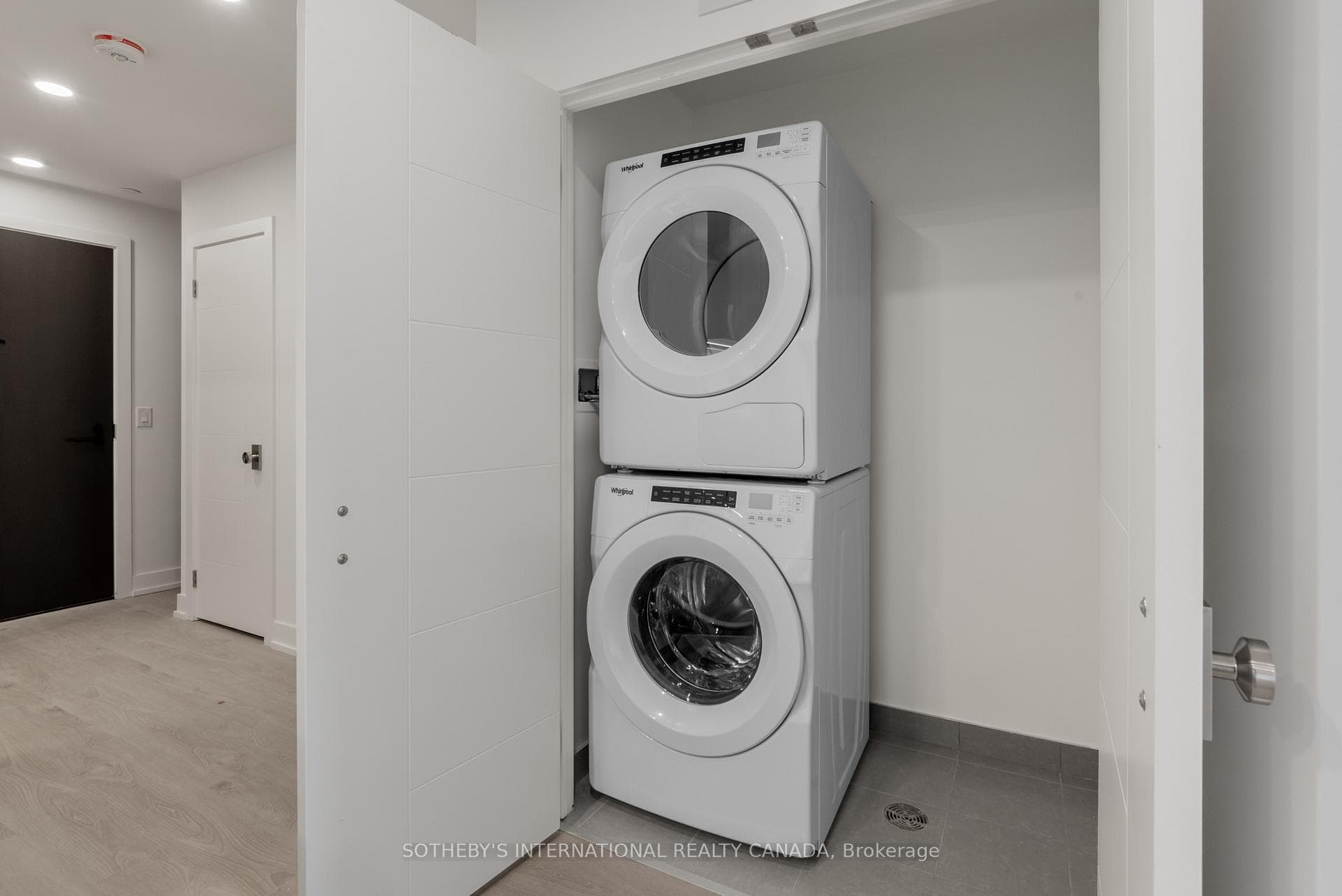 31 York Garden Way Unit 1403 photo 9