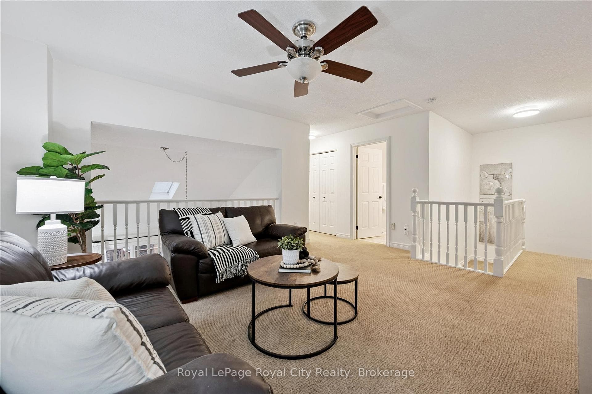 92 Schroder Crescent photo 27