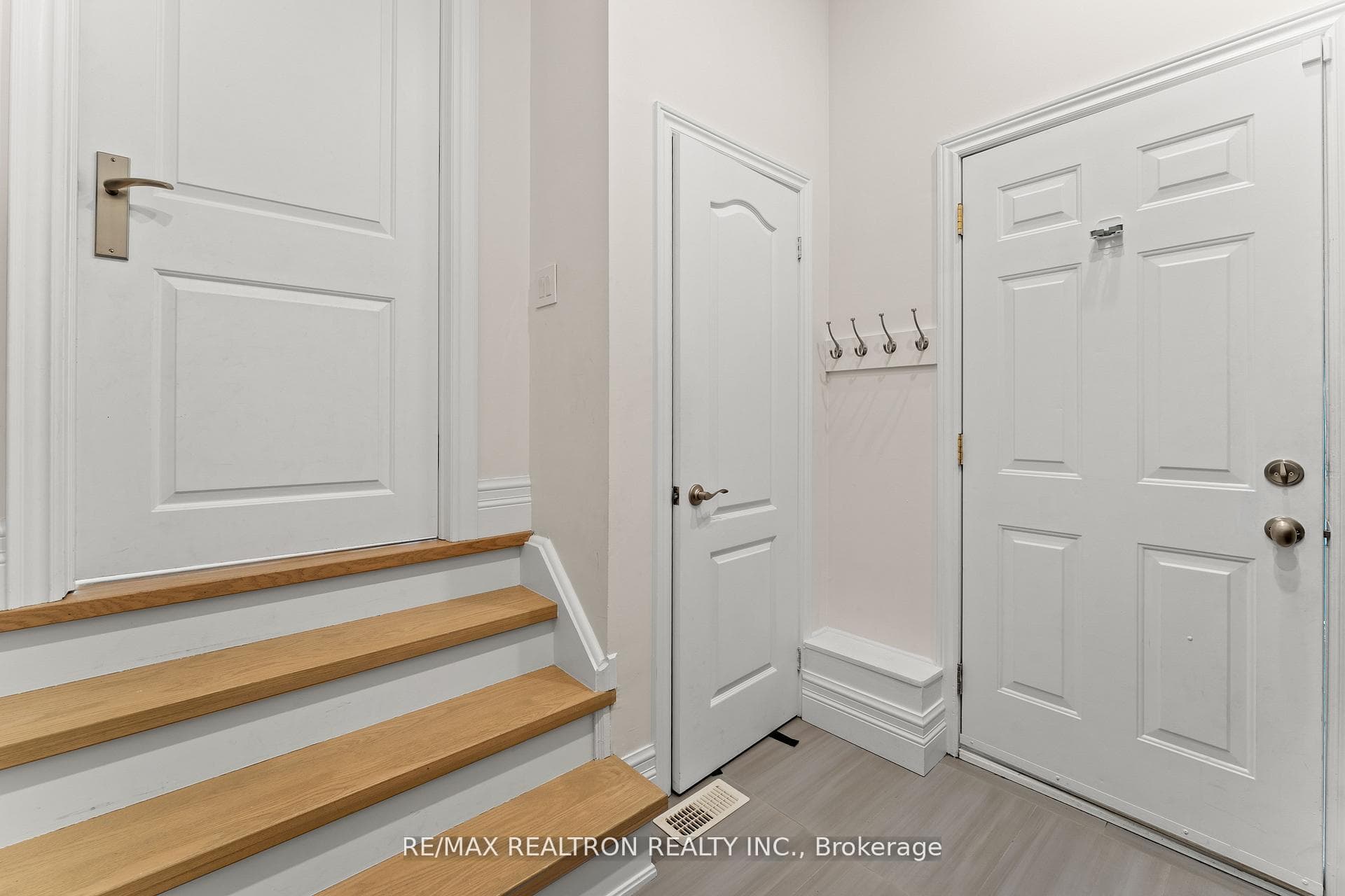 43 Basie Gate photo 22
