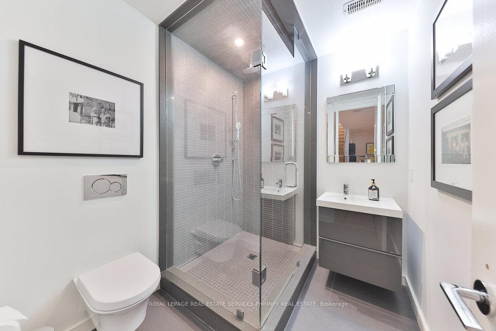 421 Randall Street photo 31