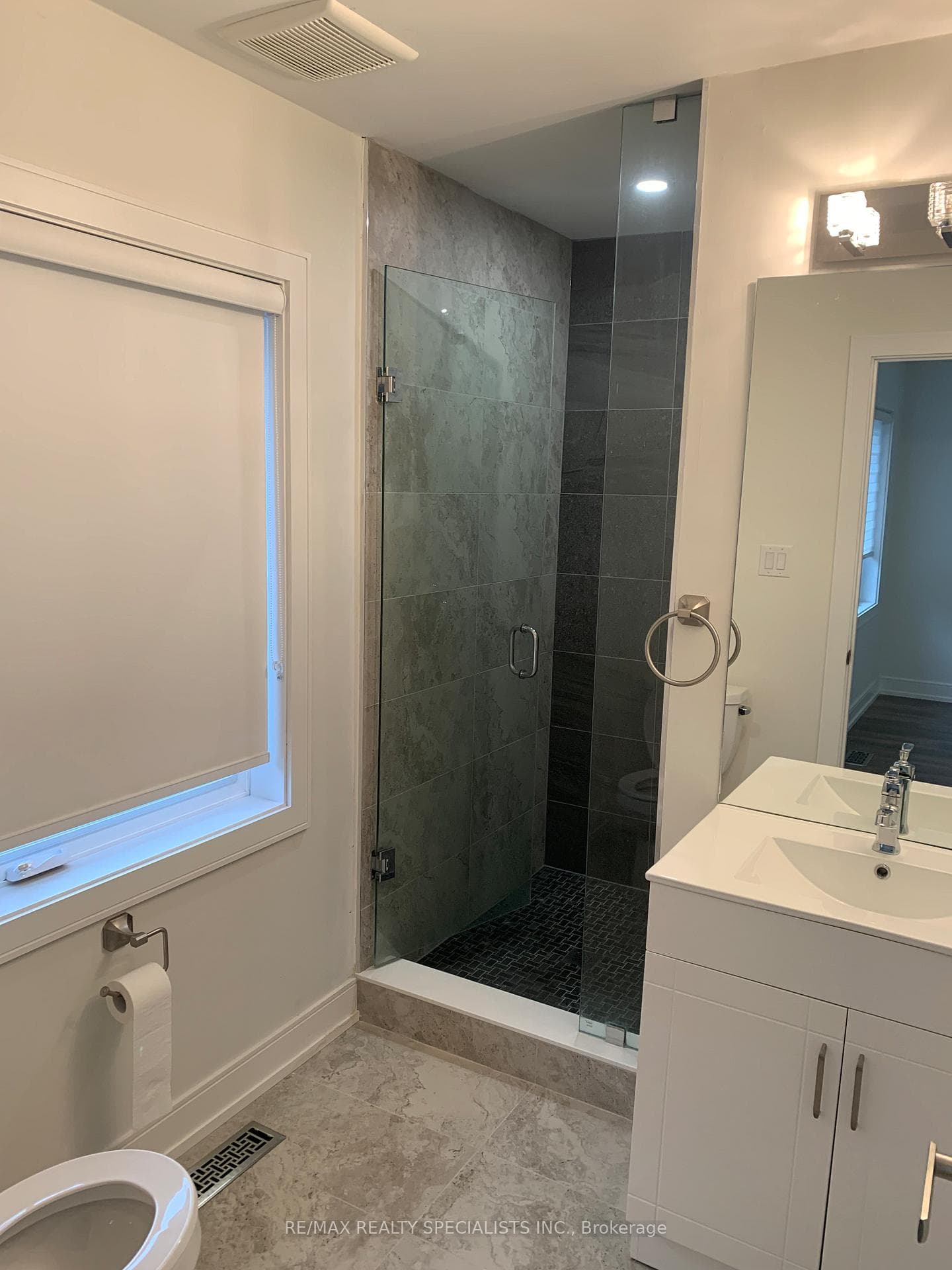 175-177 Russell Avenue Unit 3 photo 11