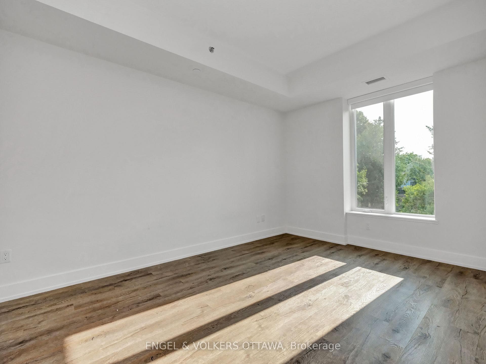280 Crichton Street Unit 108 photo 24