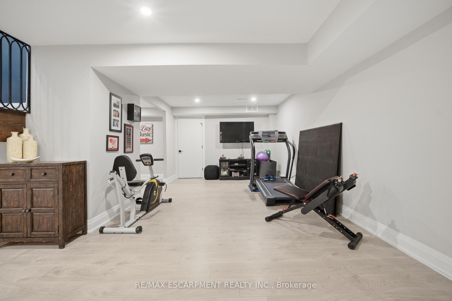 81 Flanders Drive photo 33
