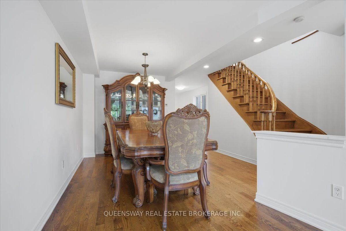 83 Floyd Avenue photo 10