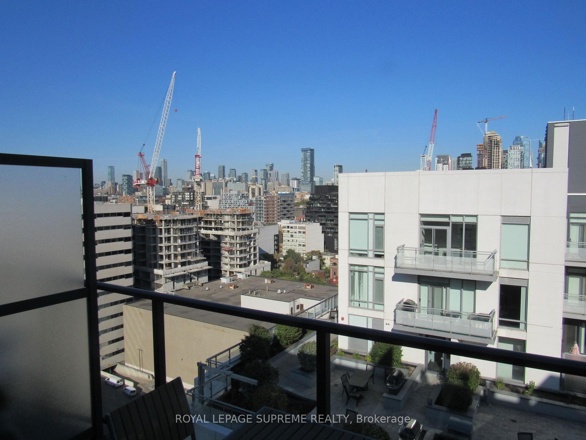 111 Bathurst Street Unit 1611 photo 1