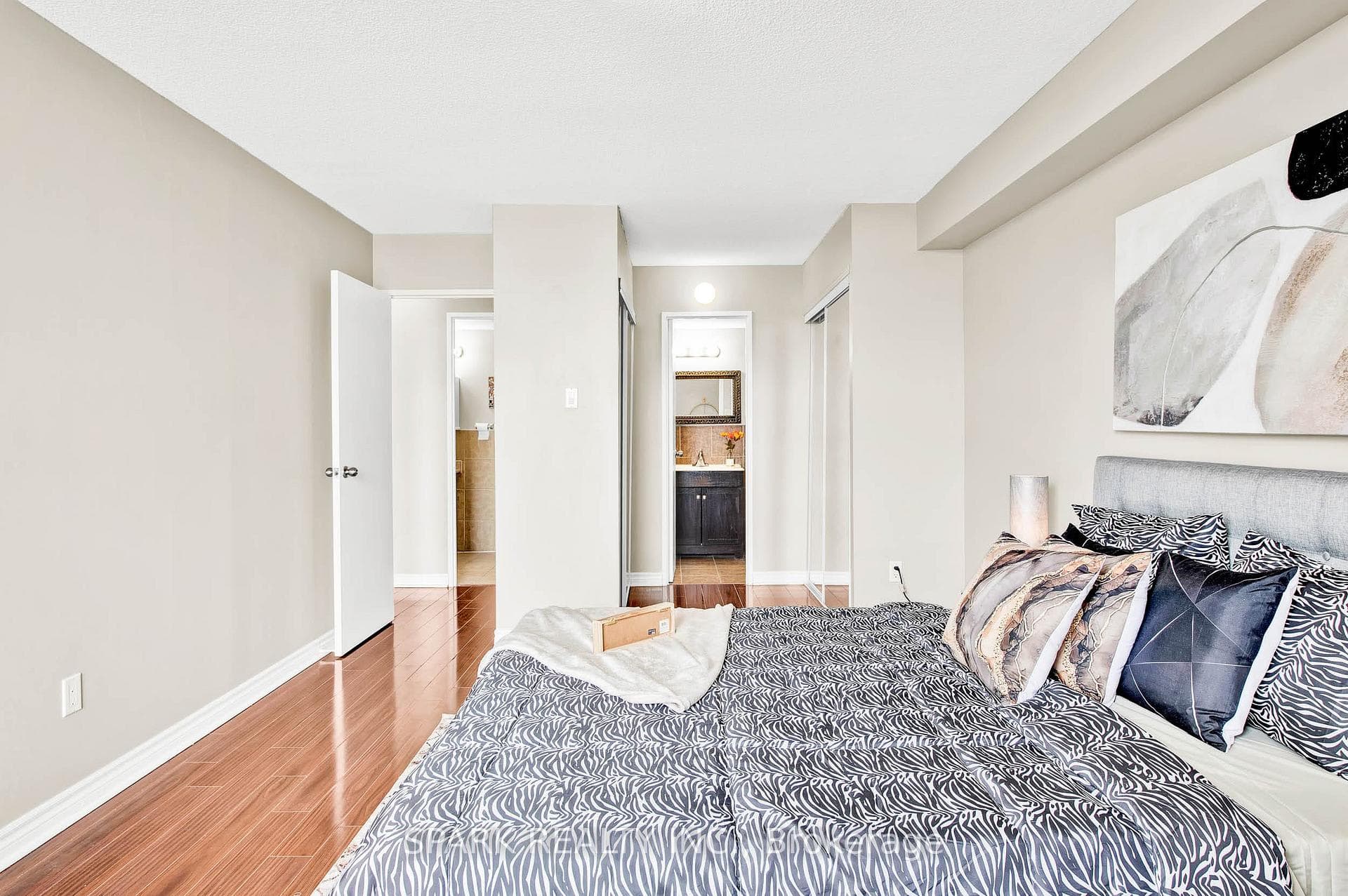25 Kensington Road Unit 1102 photo 22