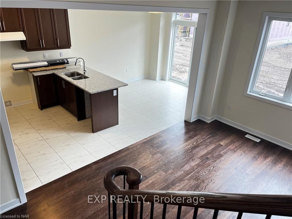 279 EASTBRIDGE Avenue photo 13