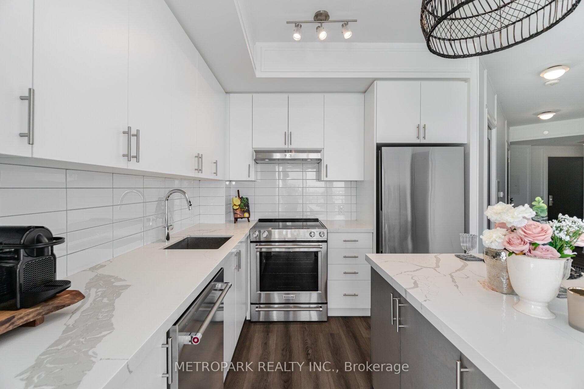 9000 Jane Street Unit 1111 photo 10