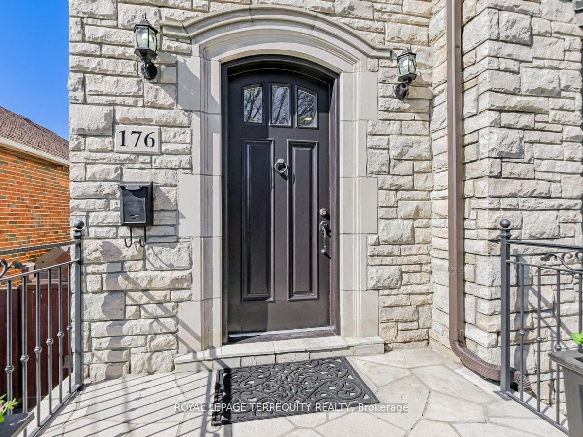 176 Joicey Boulevard photo 4