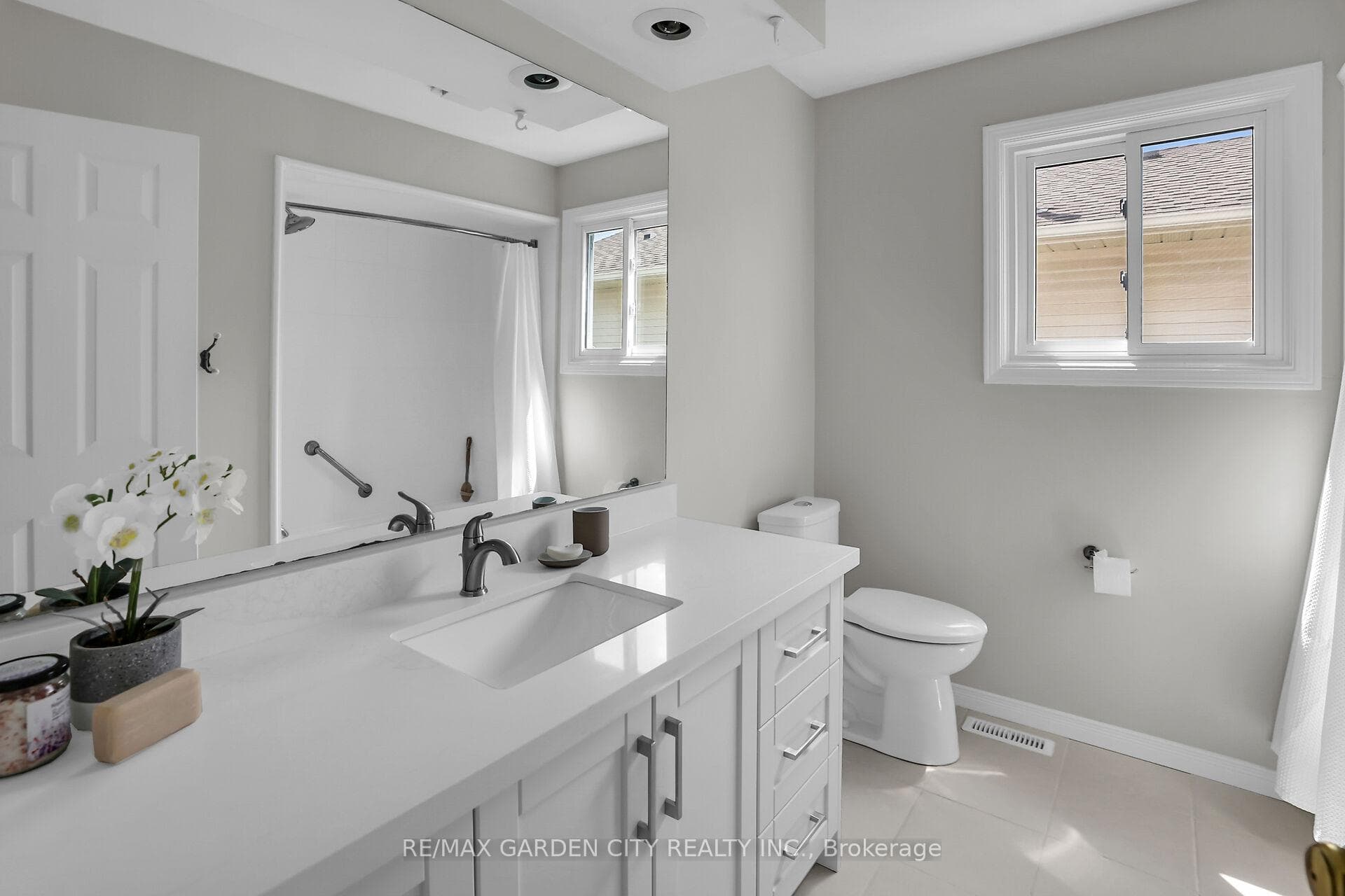 Upper bathroom