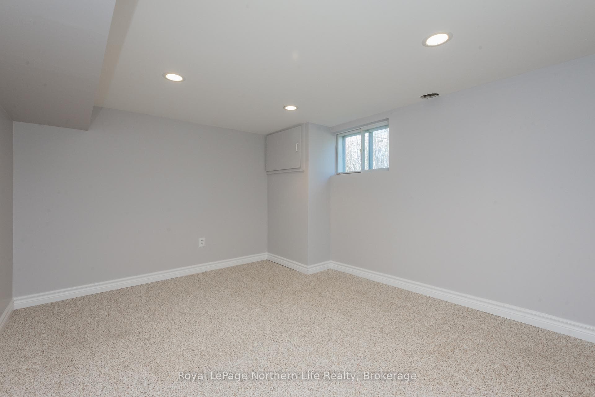 1093 Regina Street photo 36