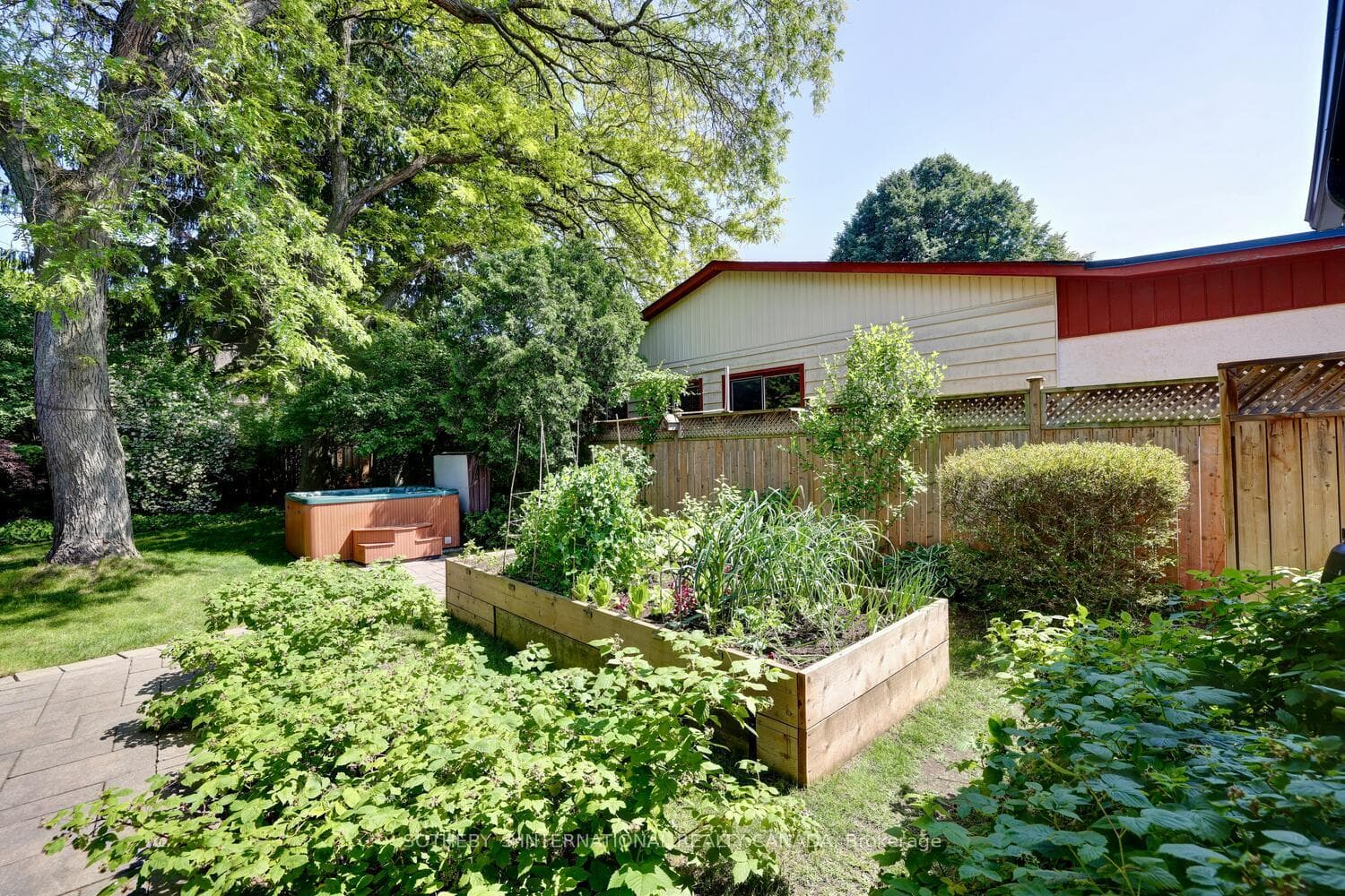 1456 Rogerswood Court photo 46
