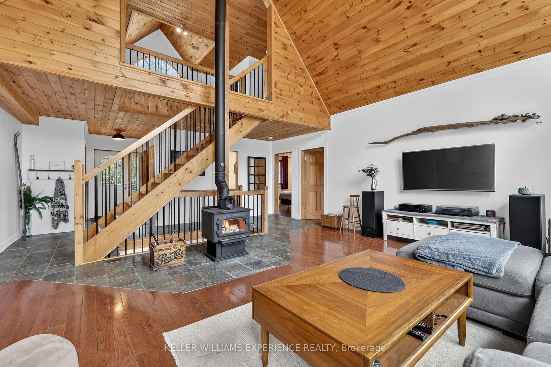 1115 Sherwood Forest Road photo 5