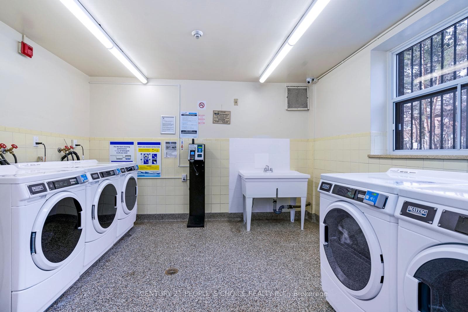 1219 Dundas Street Unit 401 photo 16