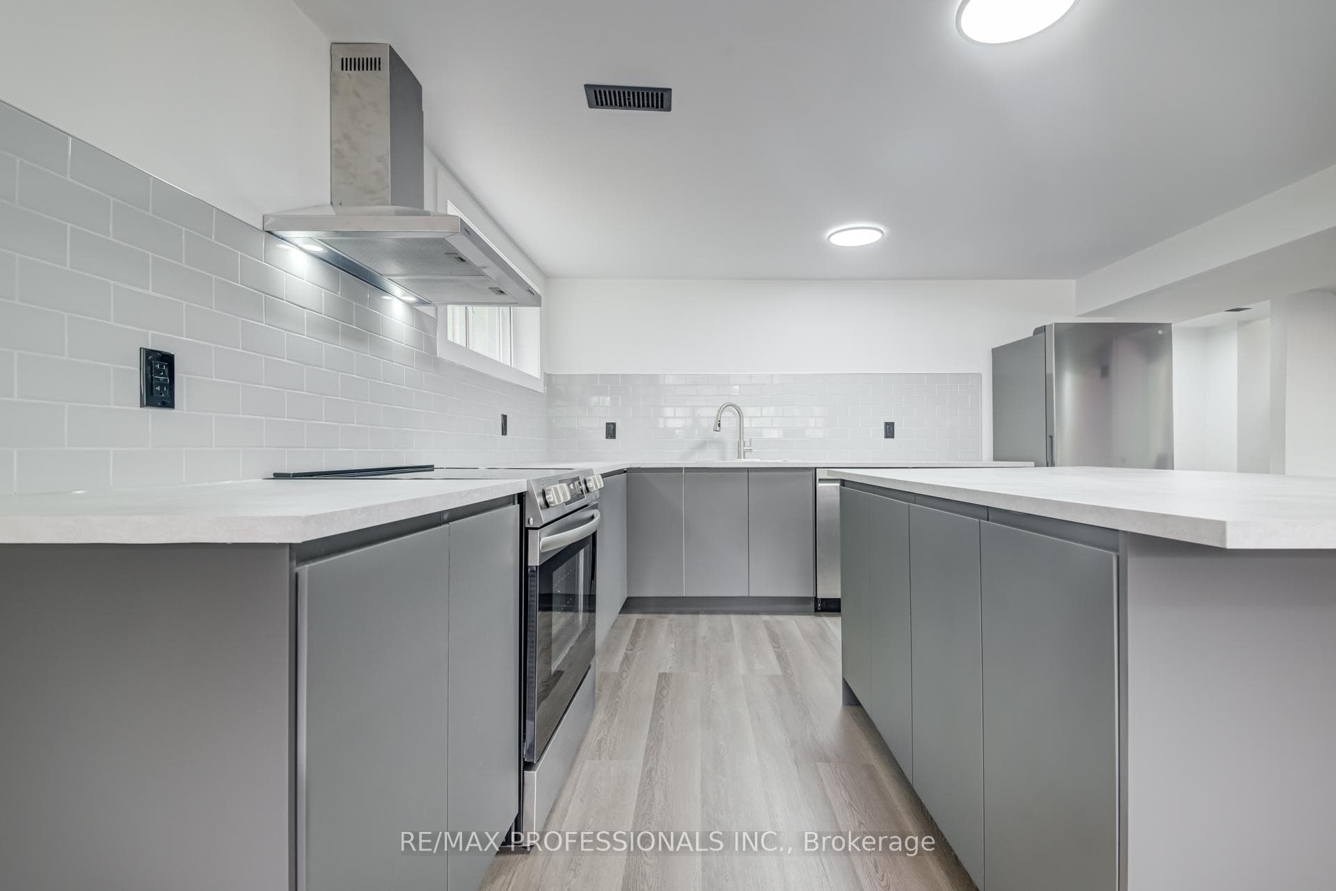 23 Appledale Road Unit Lower photo 12