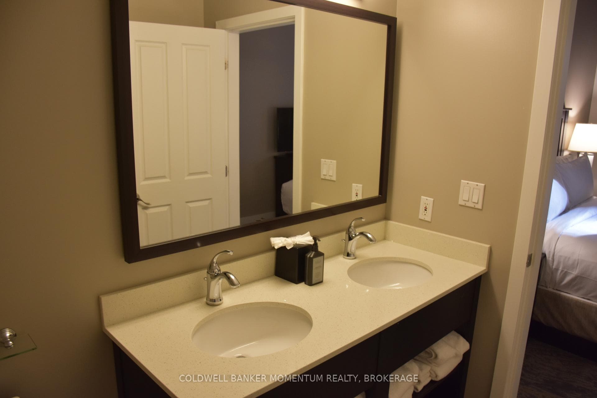 Bathroom double sinks