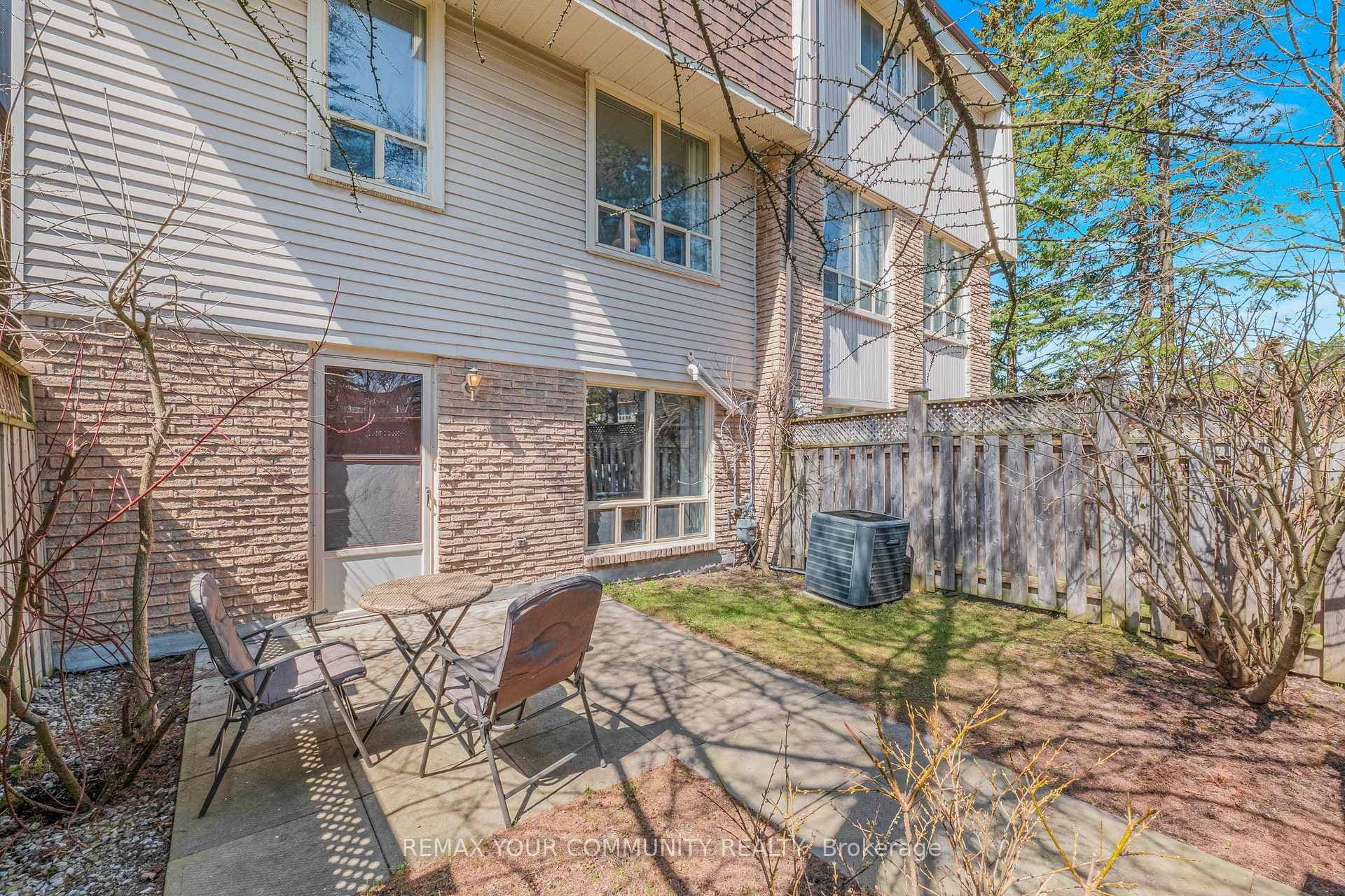 97 Poplar Crescent photo 42