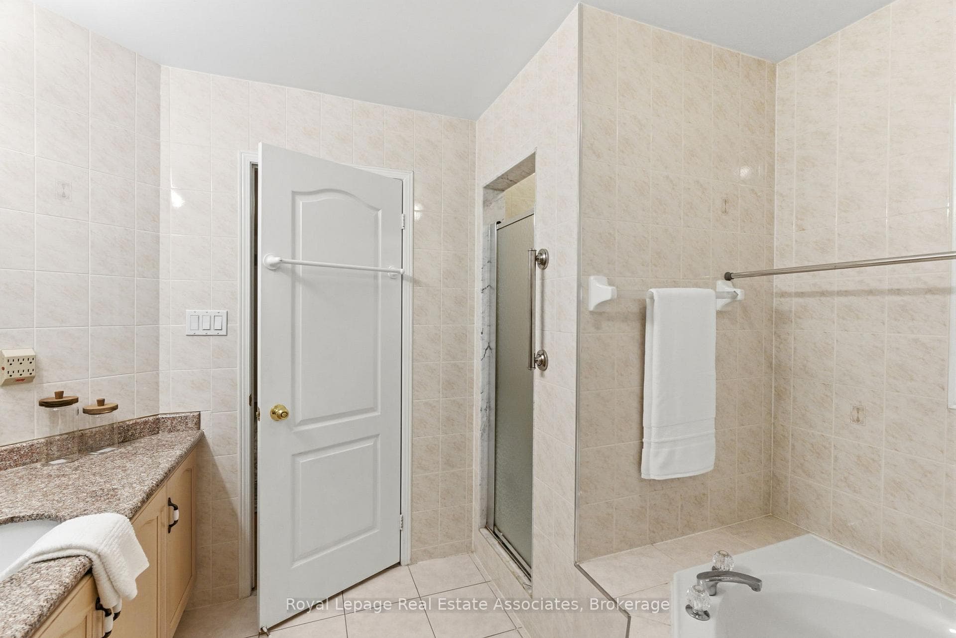 17 Walden Street photo 29