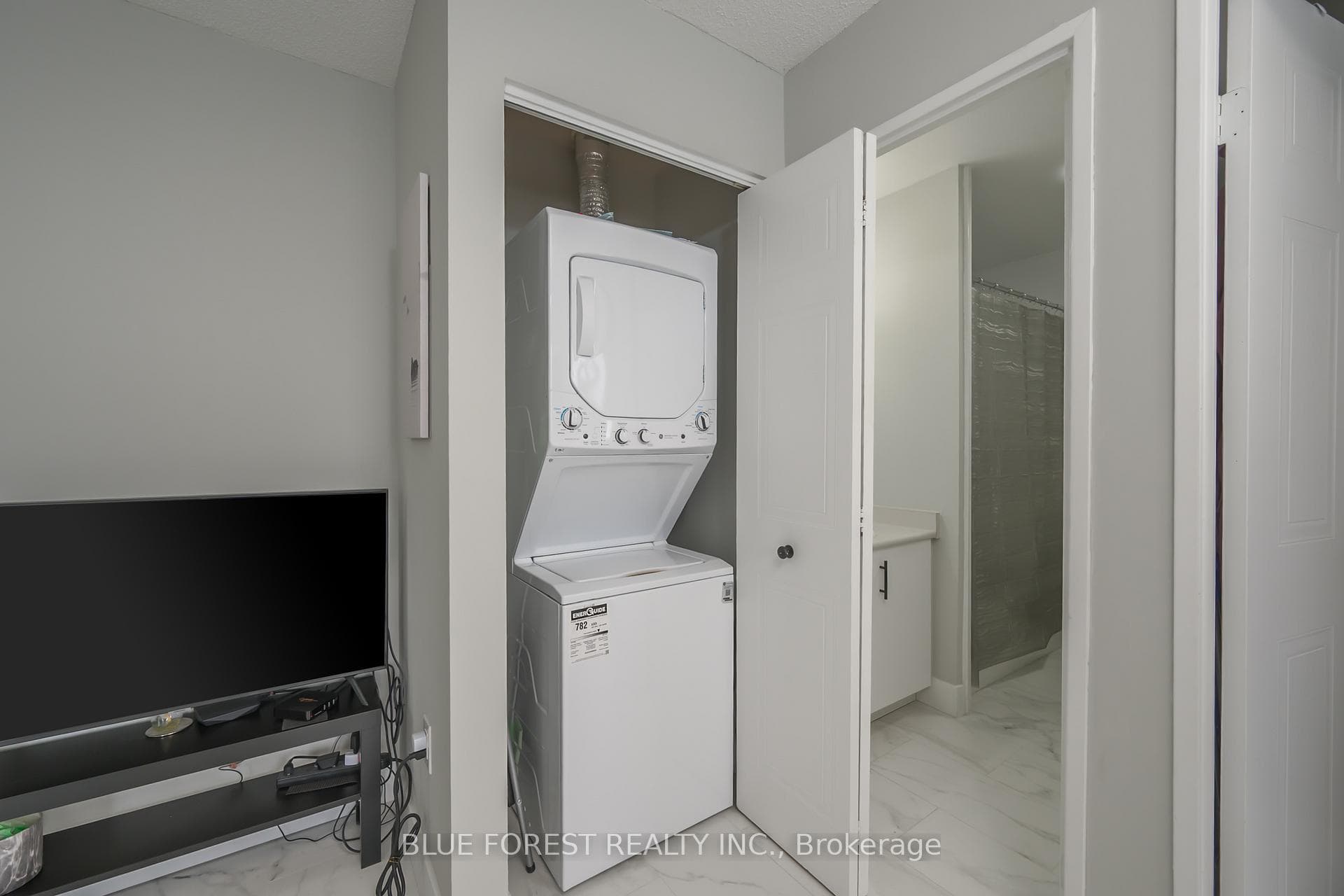 76 Base Line Road Unit 1105 photo 8